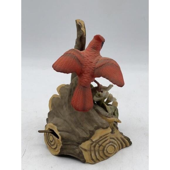 Vintage Cardinal Music Figurine – Wind-Up – 6" Tall – Charming Woodland Design - Picture 3 of 16